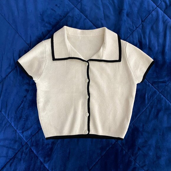 COMMENSE Black + Light Beige Contrast Collared Shirt and Outlined Mini Skirt Set - Picture 2 of 7